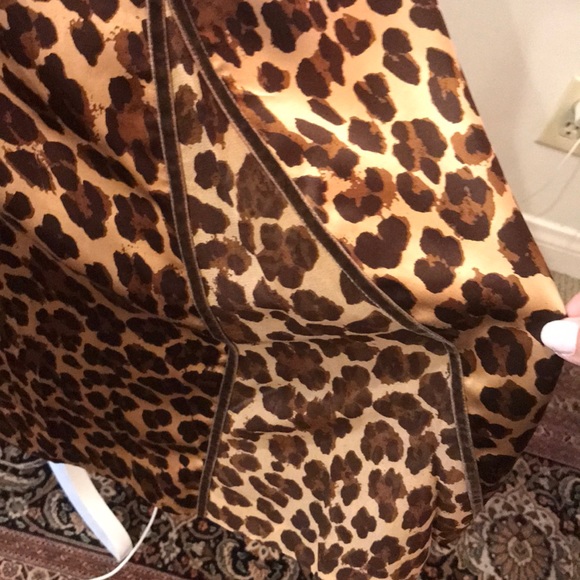 Animal print dress. - Picture 10 of 11